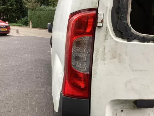 Achterlicht links-8375413
