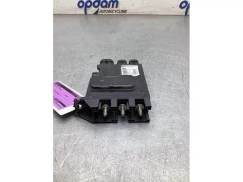 Spanningsregelaar-8277568