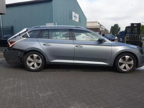 Scherm rechts-voor-6937811