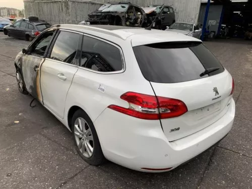 Achteras voorwielaandrijving-8359051