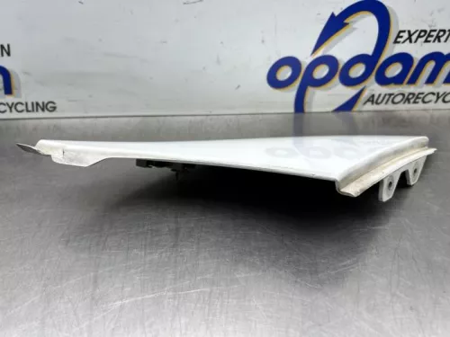 Koplamprand links-8417948