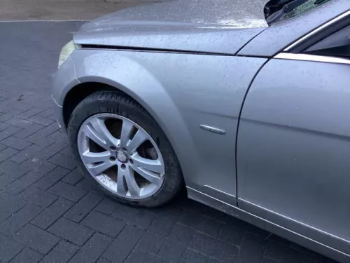 Scherm links-voor-8421186