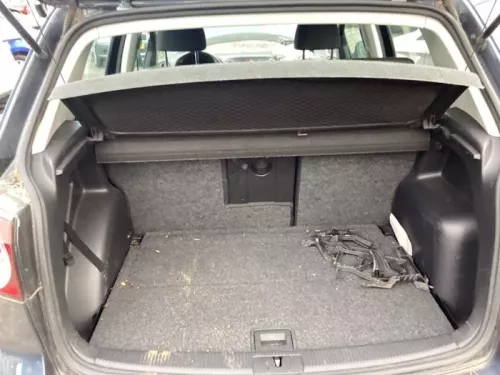 Vloerplaat bagageruimte-8395116