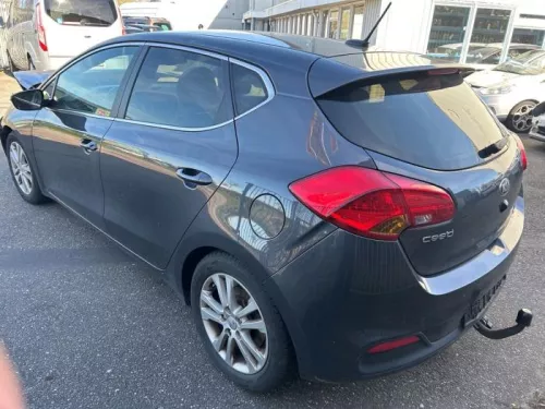 Achteras voorwielaandrijving-8435309