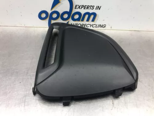 Bumper Rooster-8064679 (19042001)