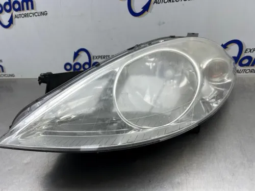 Koplamp links-8347158