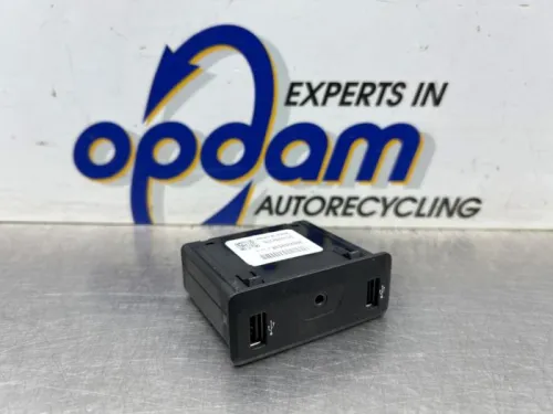 AUX/USB aansluiting-8368769