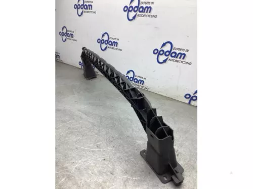Bumperframe voor-8242724 (22126072)