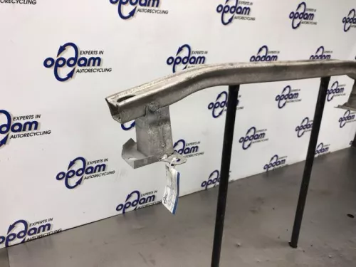 Bumperframe voor-7619495 (16919404)
