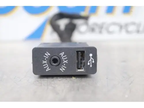 AUX/USB aansluiting-7612468