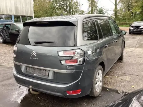 Achteras voorwielaandrijving-8107578