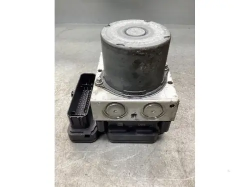 ABS Pomp-7940979