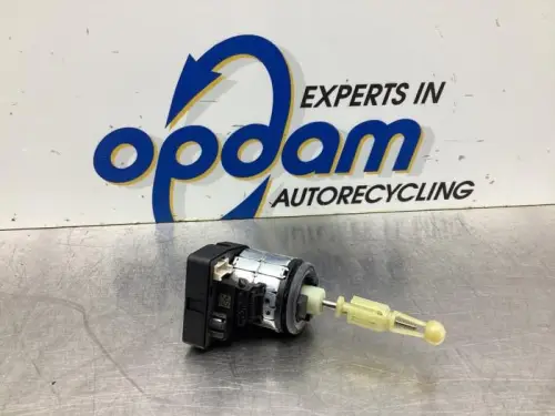 Koplampmotor-8048634