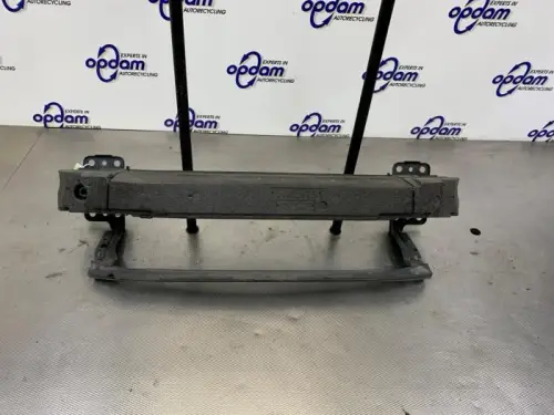Bumperframe voor-8104040