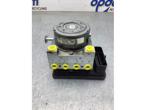 ABS Pomp-8135451