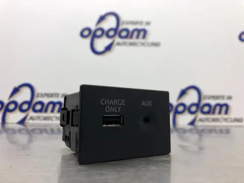 AUX/USB aansluiting-8203016