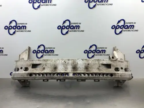 Bumperframe voor-8228523