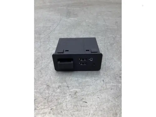 AUX/USB aansluiting-8061244