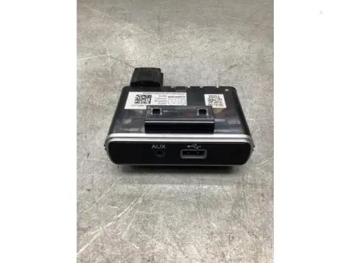AUX/USB aansluiting-8036519