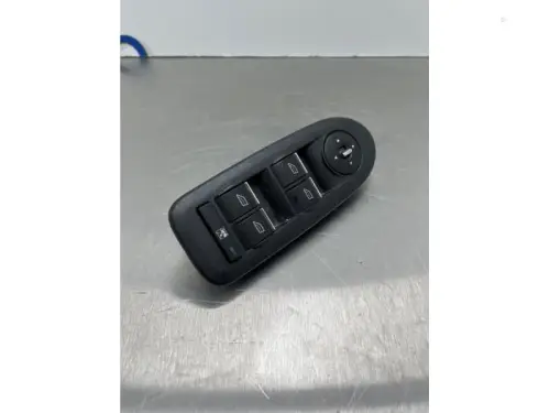 Elektrisch Raam Schakelaar-8240447
