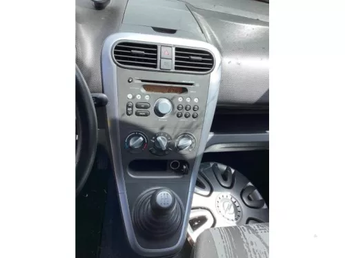 Dashboardkastje-8202986 (21457945)
