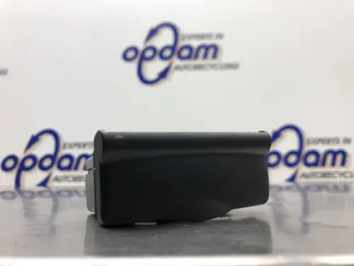 AUX/USB aansluiting-8242075