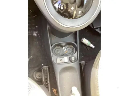 AUX/USB aansluiting-8296152