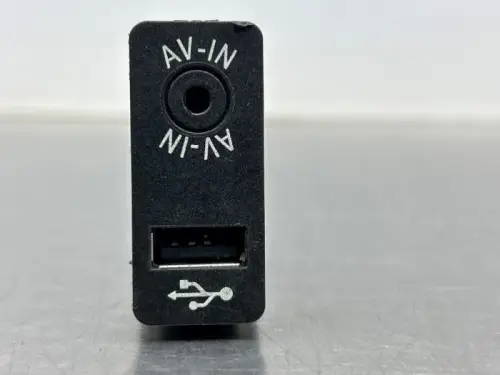 AUX/USB aansluiting-8176652