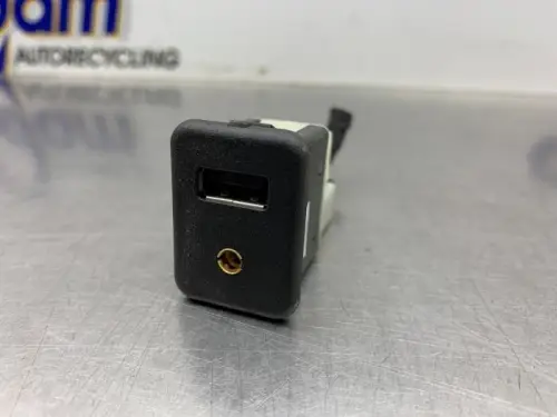 AUX/USB aansluiting-8338522