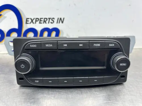 Radio-8318880