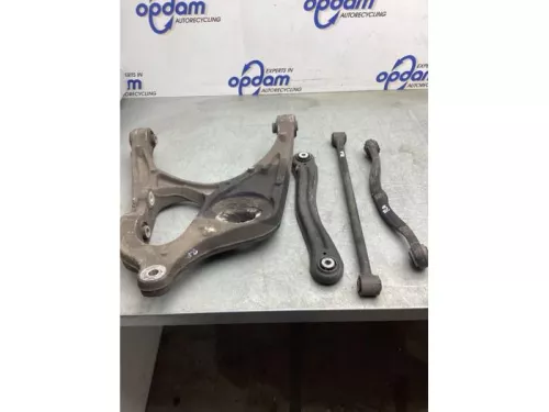 Draagarm onder rechts-achter-8115269