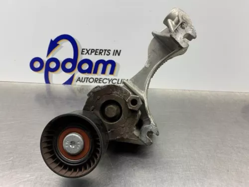 Dynamosteun boven-