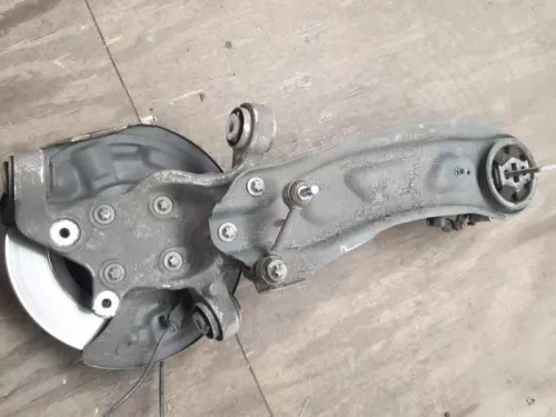 Fusee rechts-achter-7618783