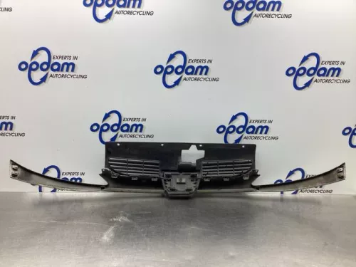 Grille-7995660 (18509964)