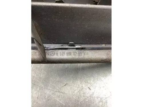 Grille-8074073 (21264422)
