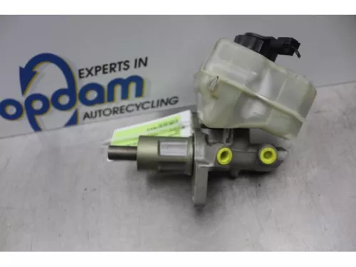 Hoofdremcilinder-7590779