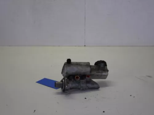 Hoofdremcilinder-7739108