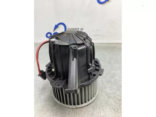 Kachel Ventilatiemotor-8121689 (19789300)